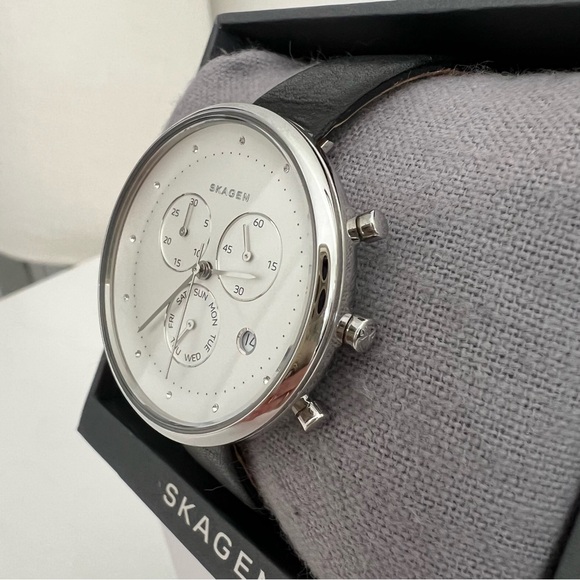 Skagen Women's Gitte Chronograph Black Leather Strap Watch - Picture 13 of 17